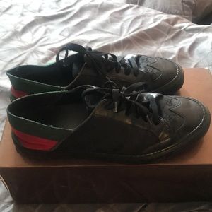 Gucci men sneakers 7.5 US 8.5